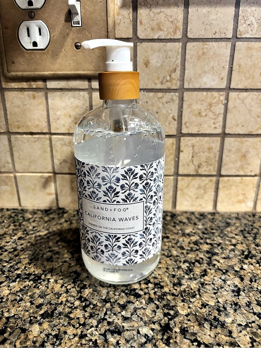SAND + FOG California Waves Liquid Hand Soap 15.7 oz Hand Soap 15.7 fl oz